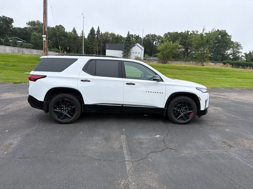 Used 2022 Chevrolet Traverse Premier w/ Redline Edition AWD/4WD image 25