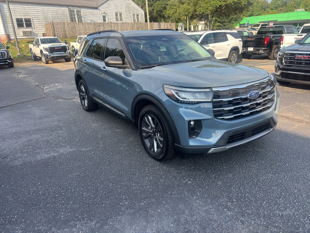 Used 2025 Ford Explorer Active w/ Active Comfort Package AWD/4WD image 4