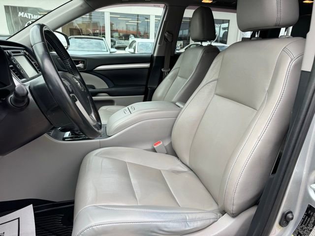 Used 2019 Toyota Highlander XLE image 12