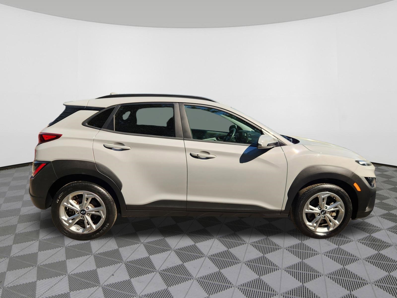 Certified 2023 Hyundai Kona SEL AWD/4WD image 6