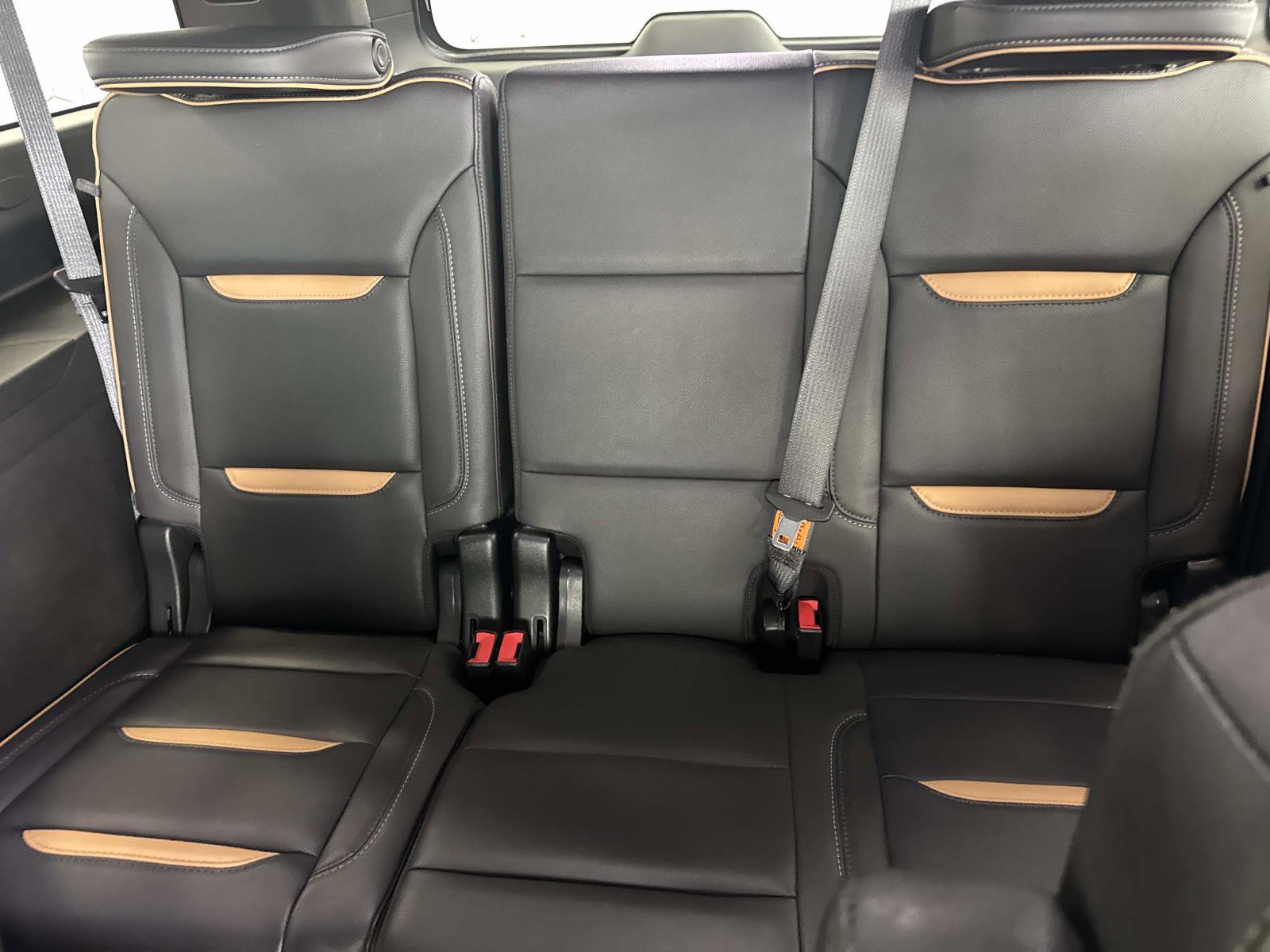 Used 2023 GMC Yukon XL AT4 w/ AT4 Premium Package AWD/4WD image 16