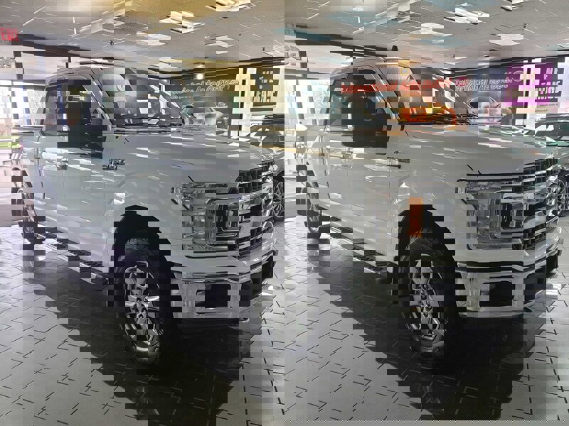 Used 2019 Ford F150 XLT w/ Equipment Group 301A Mid image 4