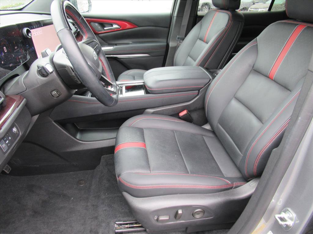 Used 2024 Chevrolet Traverse RS w/ LPO, Floor Liner Package image 17