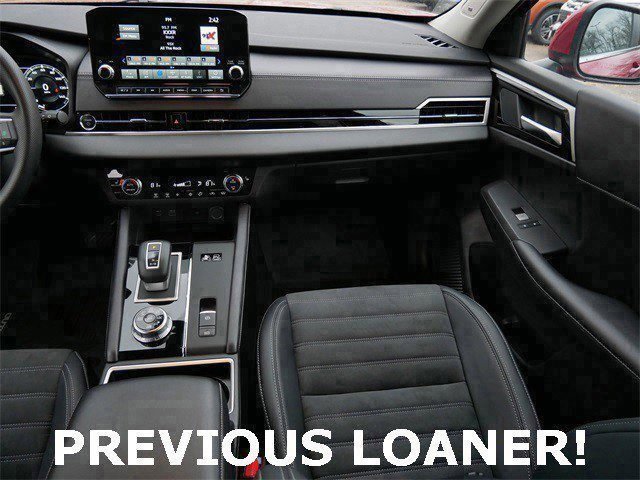 Used 2025 Mitsubishi Outlander SE image 12