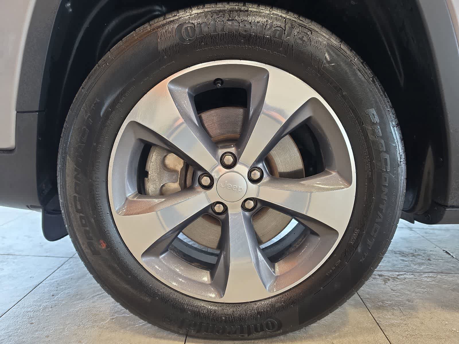 Used 2020 Jeep Cherokee Limited AWD/4WD image 13