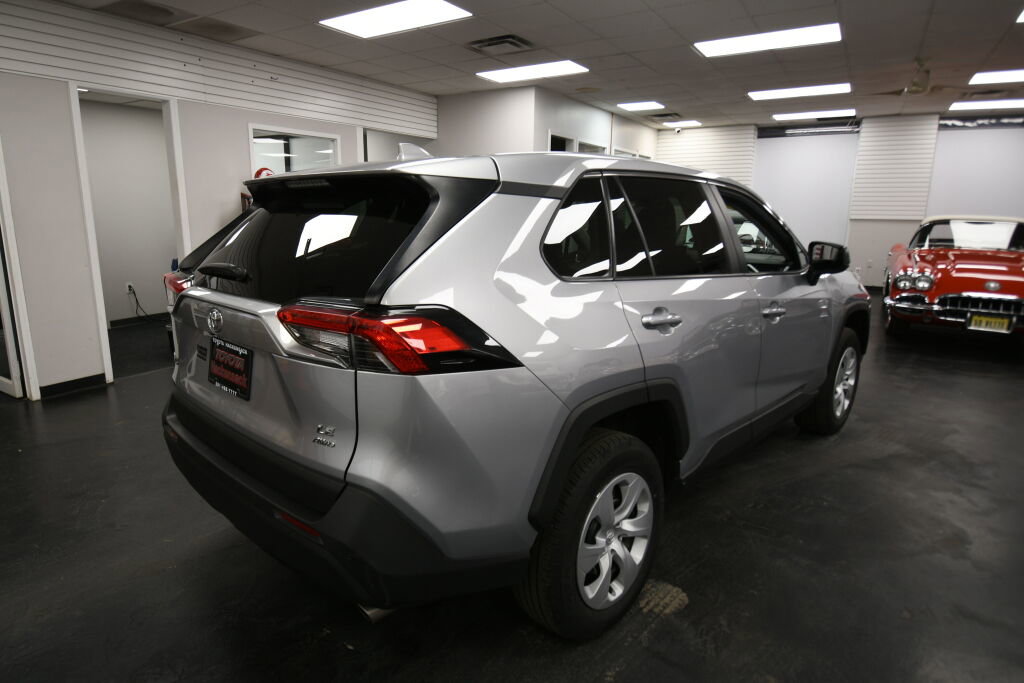 Certified 2024 Toyota RAV4 LE image 7