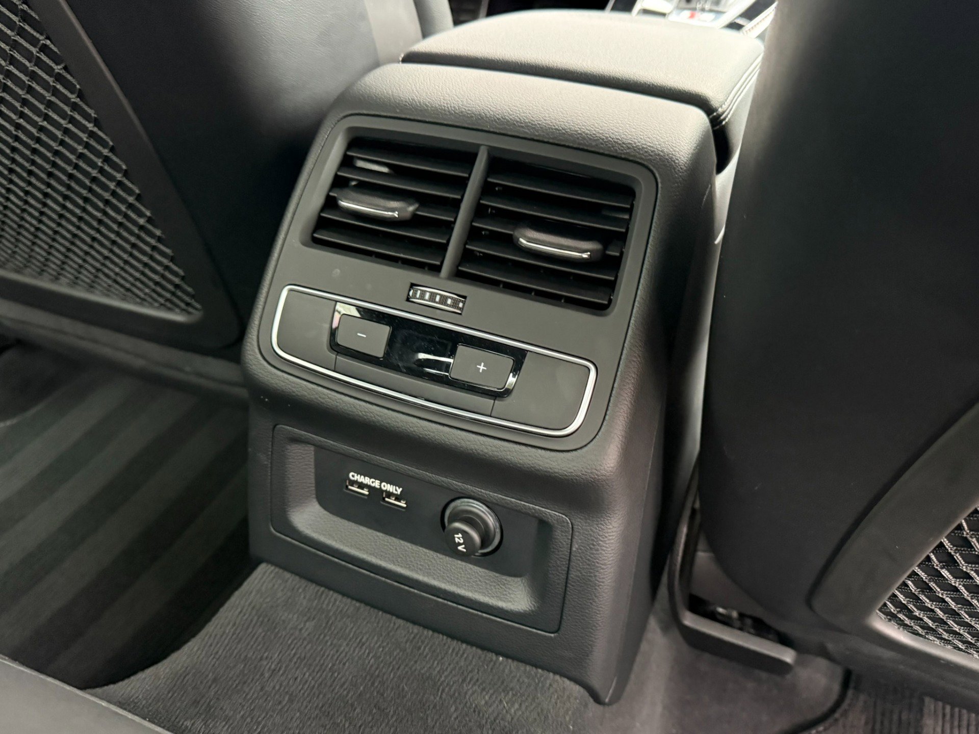 Used 2023 Audi S4 Premium Plus w/ Premium Plus Package image 44