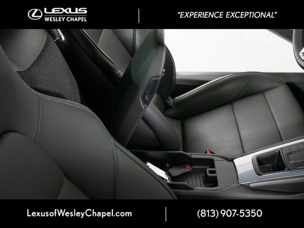 Used 2025 Porsche 718 Cayman RWD image 27