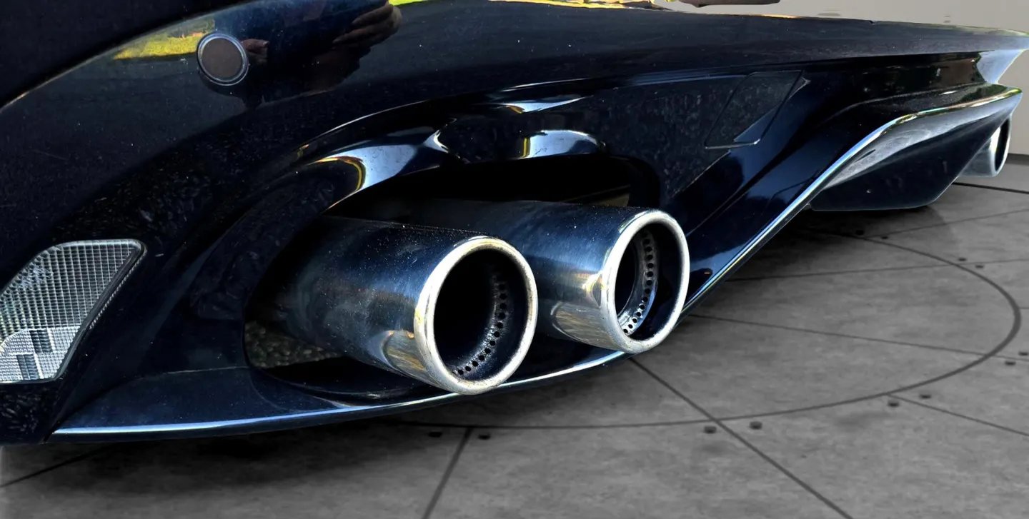 Used 2016 Jaguar F-TYPE R image 45