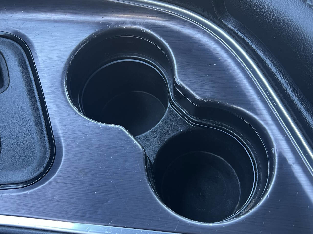 Used 2018 Dodge Challenger SXT image 41