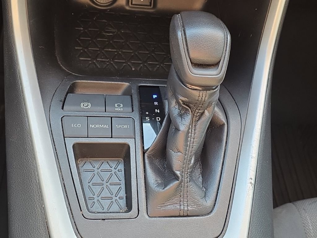 Used 2021 Toyota RAV4 XLE image 29