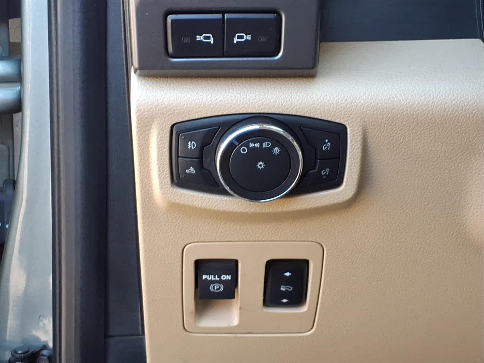 Used 2019 Ford F150 XLT w/ Equipment Group 302A Luxury AWD/4WD image 13