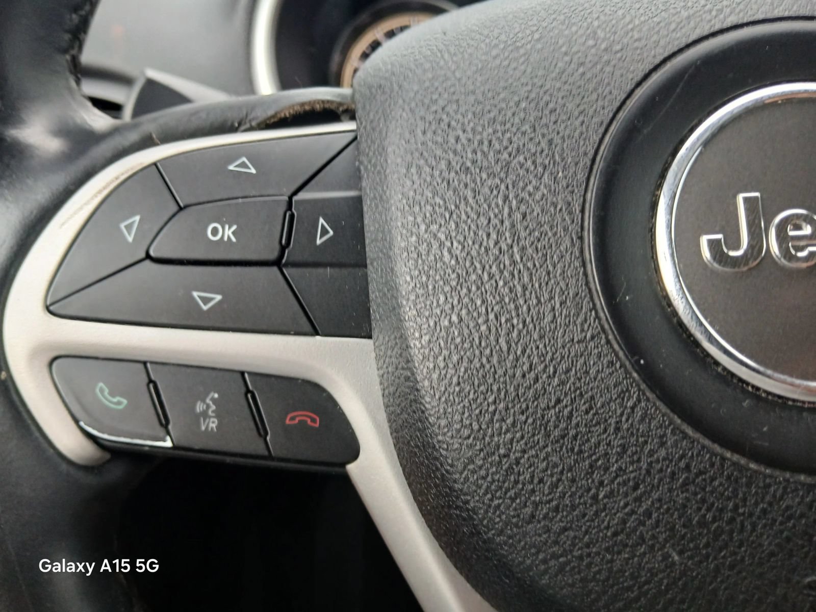 Used 2014 Jeep Cherokee Limited w/ Luxury Group FWD image 26