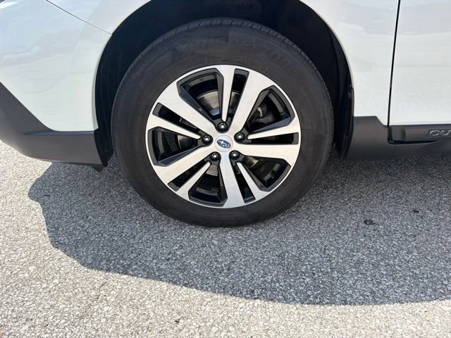 Used 2019 Subaru Outback 2.5i Limited AWD/4WD image 17