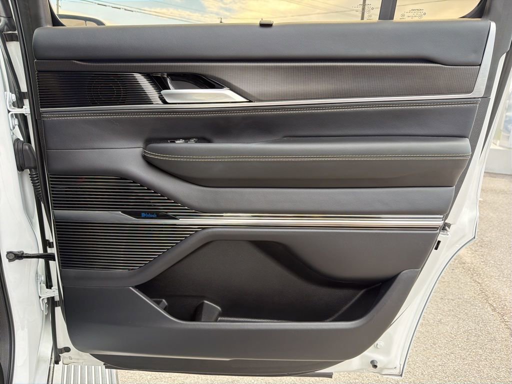 Used 2024 Jeep Grand Wagoneer Series II w/ Quick Order Packagew 28T image 19