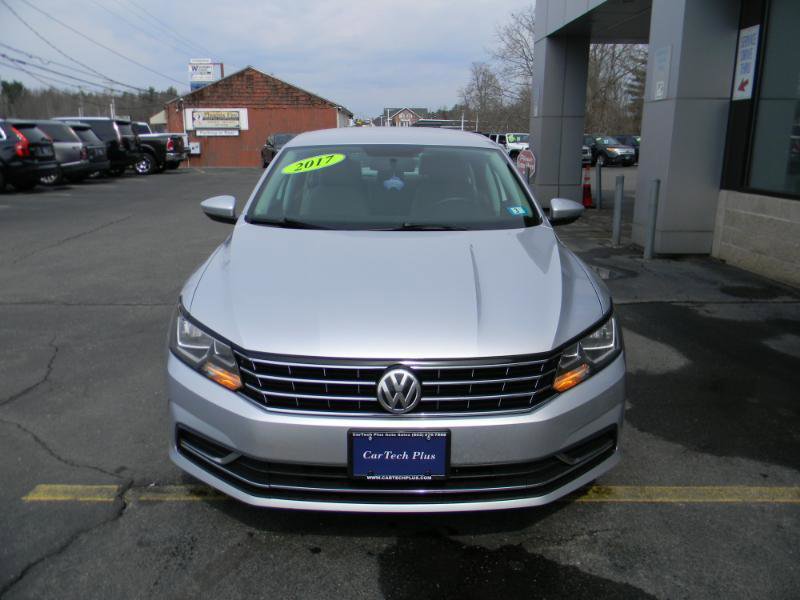 Used 2017 Volkswagen Passat 1.8T S image 3
