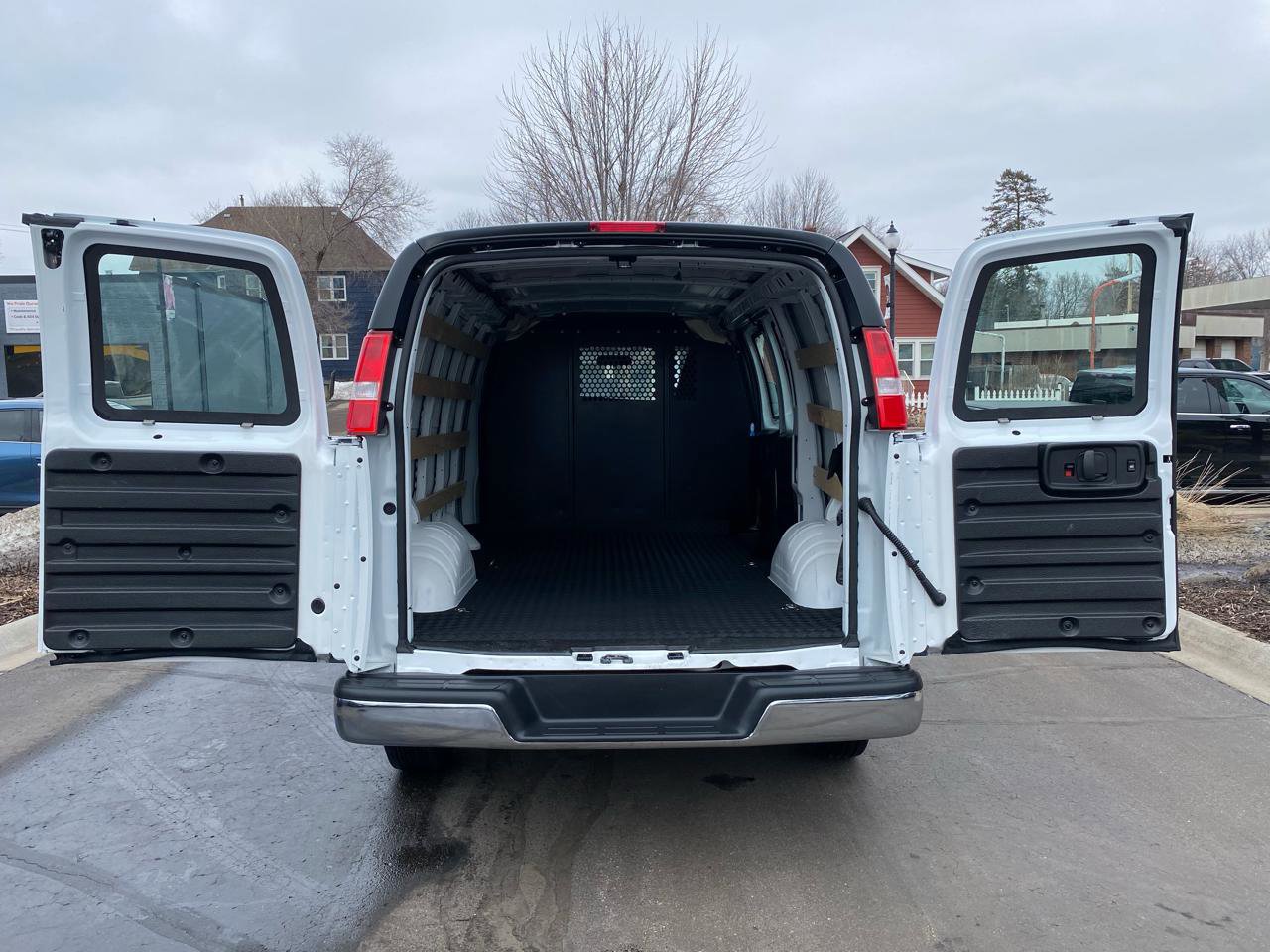 Used 2024 Chevrolet Express 2500 w/ Driver Convenience Package image 11