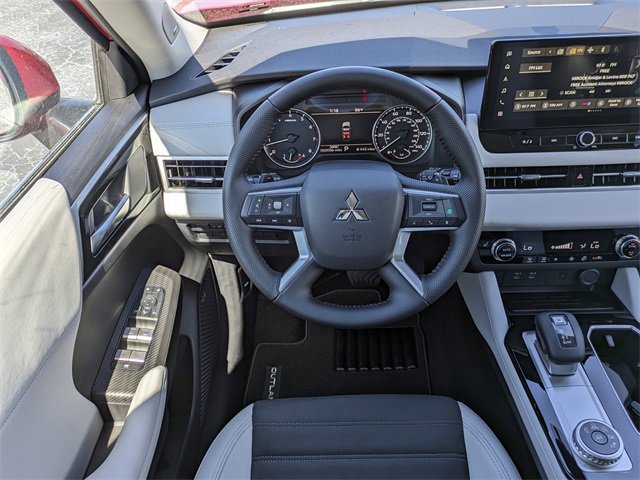 New 2025 Mitsubishi Outlander SE image 17