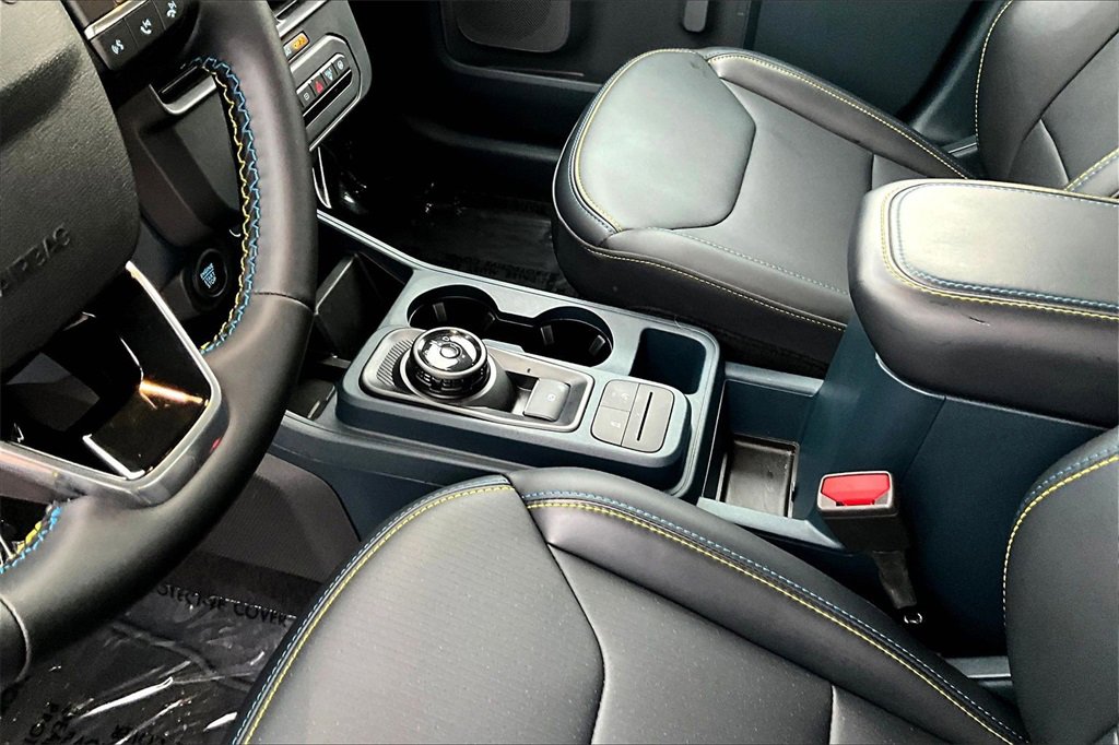 Used 2025 Ford Maverick Lobo image 17