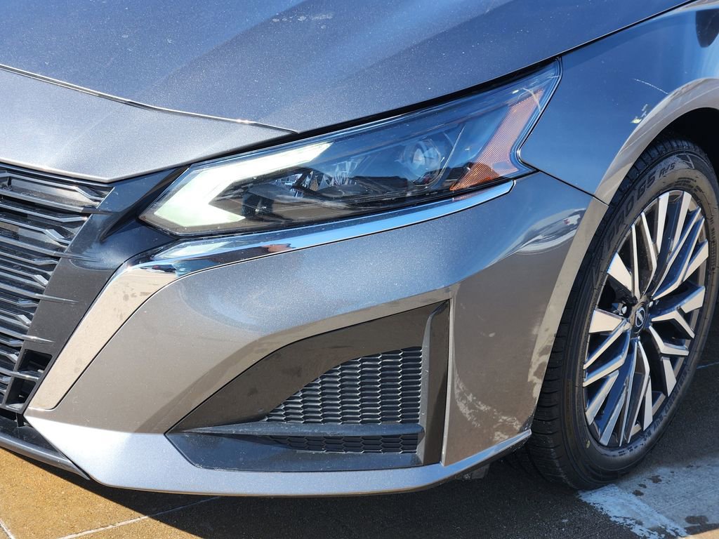 Used 2024 Nissan Altima 2.5 SV image 12