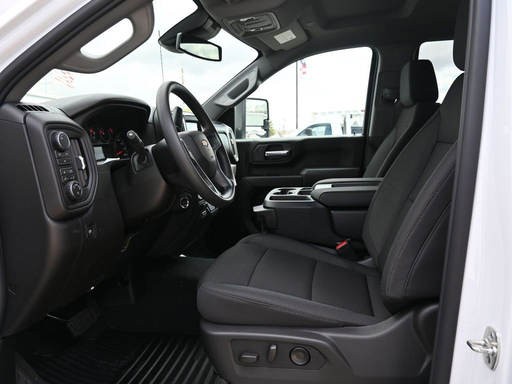 New 2026 Chevrolet Silverado 2500 Custom w/ Custom Value Package AWD/4WD image 16