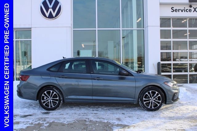 Used 2025 Volkswagen Jetta Sport image 5