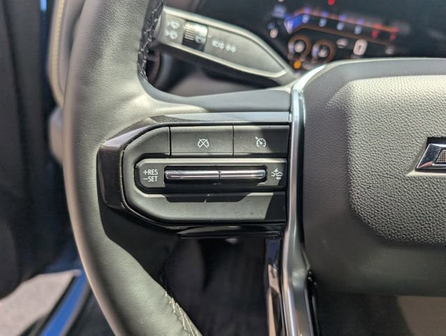 Used 2025 Chevrolet Colorado ZR2 w/ Technology Package AWD/4WD image 19