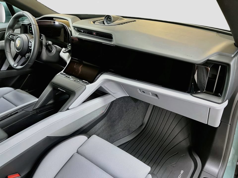 New 2026 Porsche Cayenne Electric AWD/4WD image 31