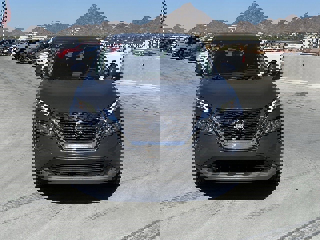 Used 2023 Nissan Rogue SV image 3