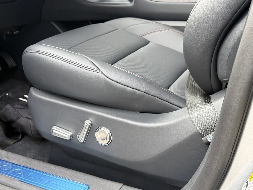 New 2026 Lincoln Nautilus Premier w/ Equipment Group 102A AWD/4WD image 24