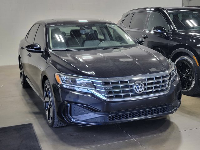 Used 2020 Volkswagen Passat 2.0T R-Line FWD image 4