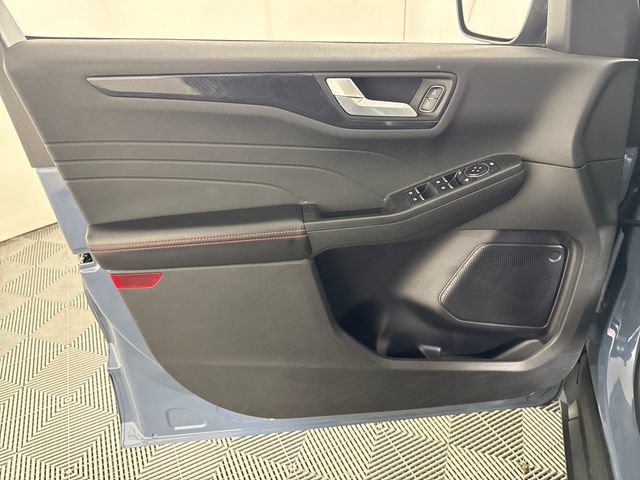 Used 2023 Ford Escape ST-Line w/ Tech Pack #1 AWD/4WD image 29