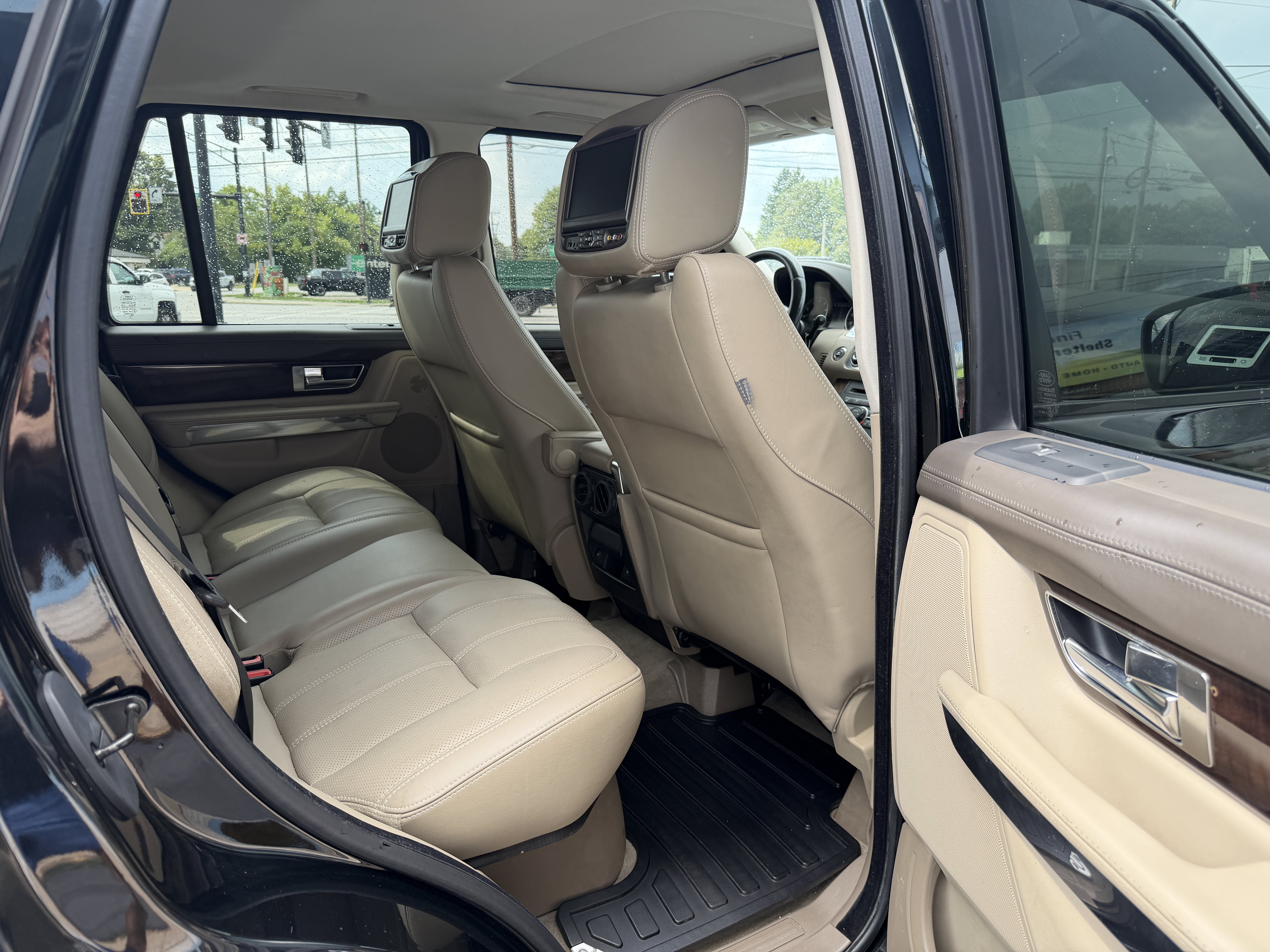 Used 2011 Land Rover Range Rover Sport HSE LUX AWD/4WD image 16