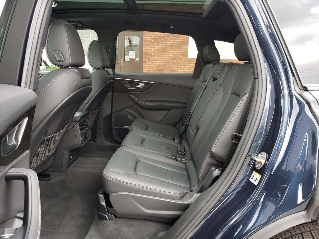 Used 2025 Audi Q7 3.0T Premium Plus w/ Premium Plus Package AWD/4WD image 11