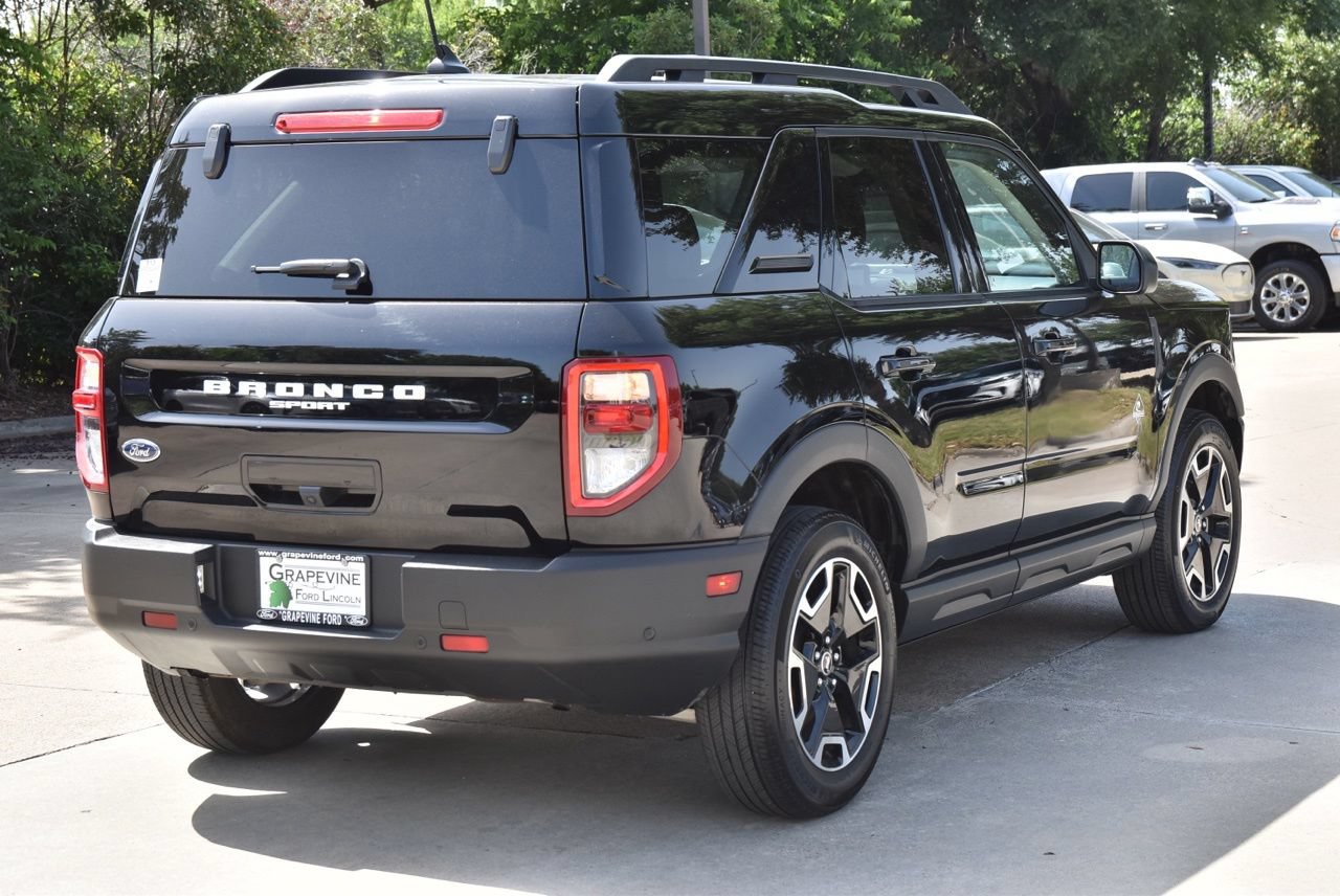 Certified 2023 Ford Bronco Sport Outer Banks w/ Tech Package AWD/4WD image 8