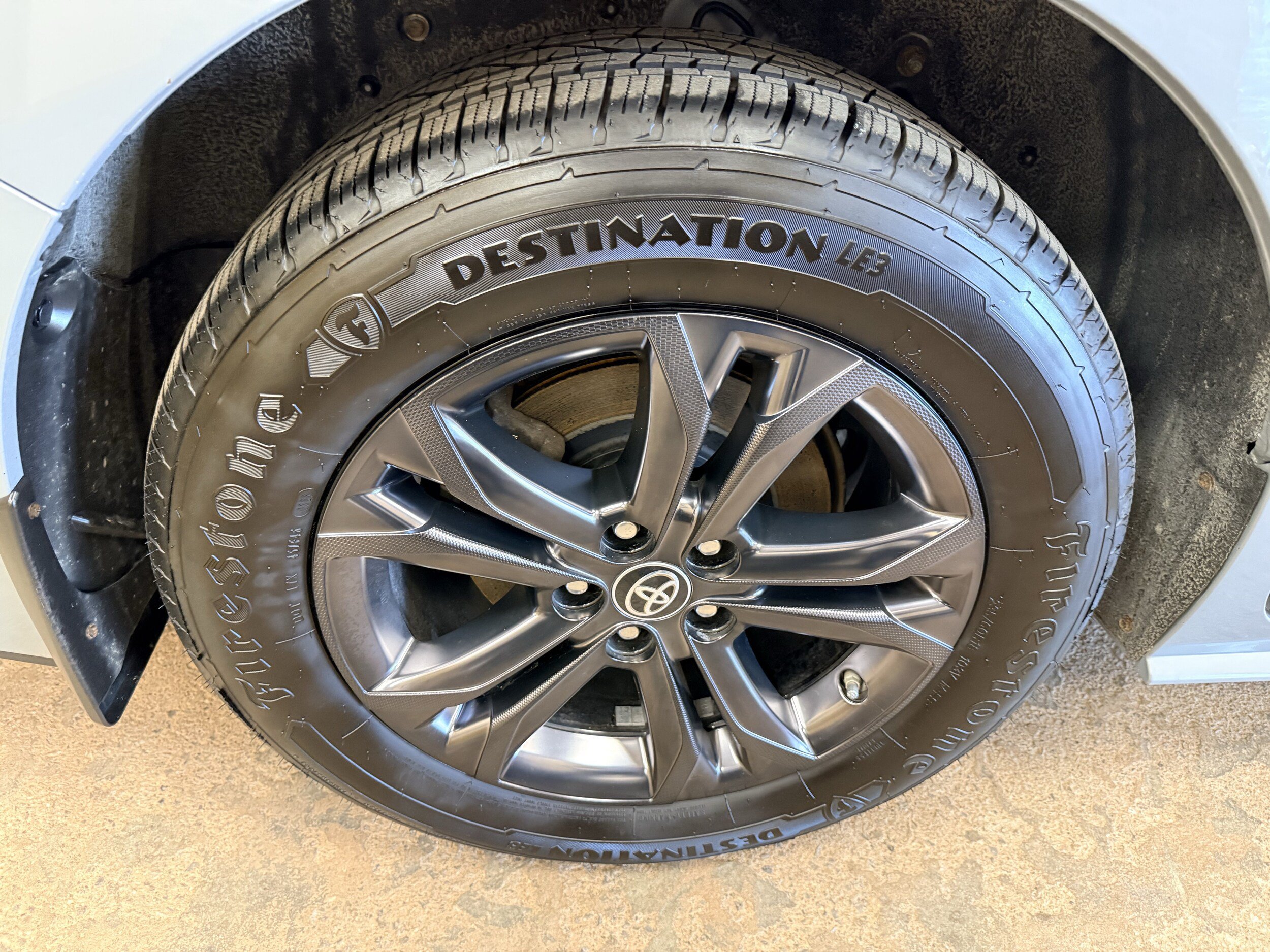 Used 2024 Toyota Sienna XLE Woodland Edition AWD/4WD image 25