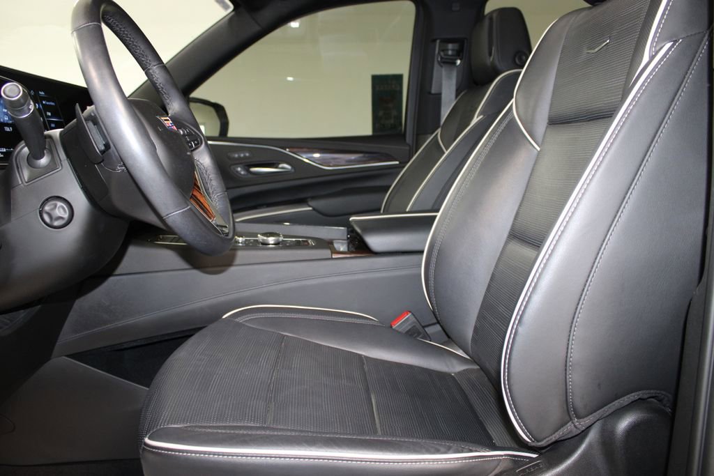 Used 2023 Cadillac Escalade Premium Luxury w/ LPO, Illumination Package RWD image 23