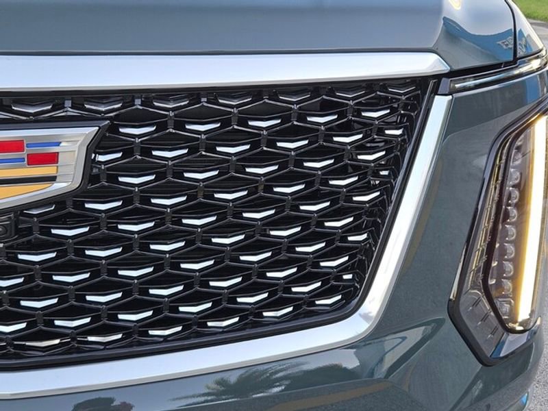 New 2026 Cadillac Escalade ESV Luxury image 10