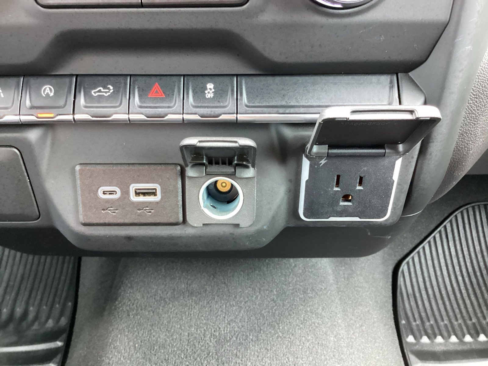 Used 2024 Chevrolet Silverado 1500 Custom AWD/4WD image 22
