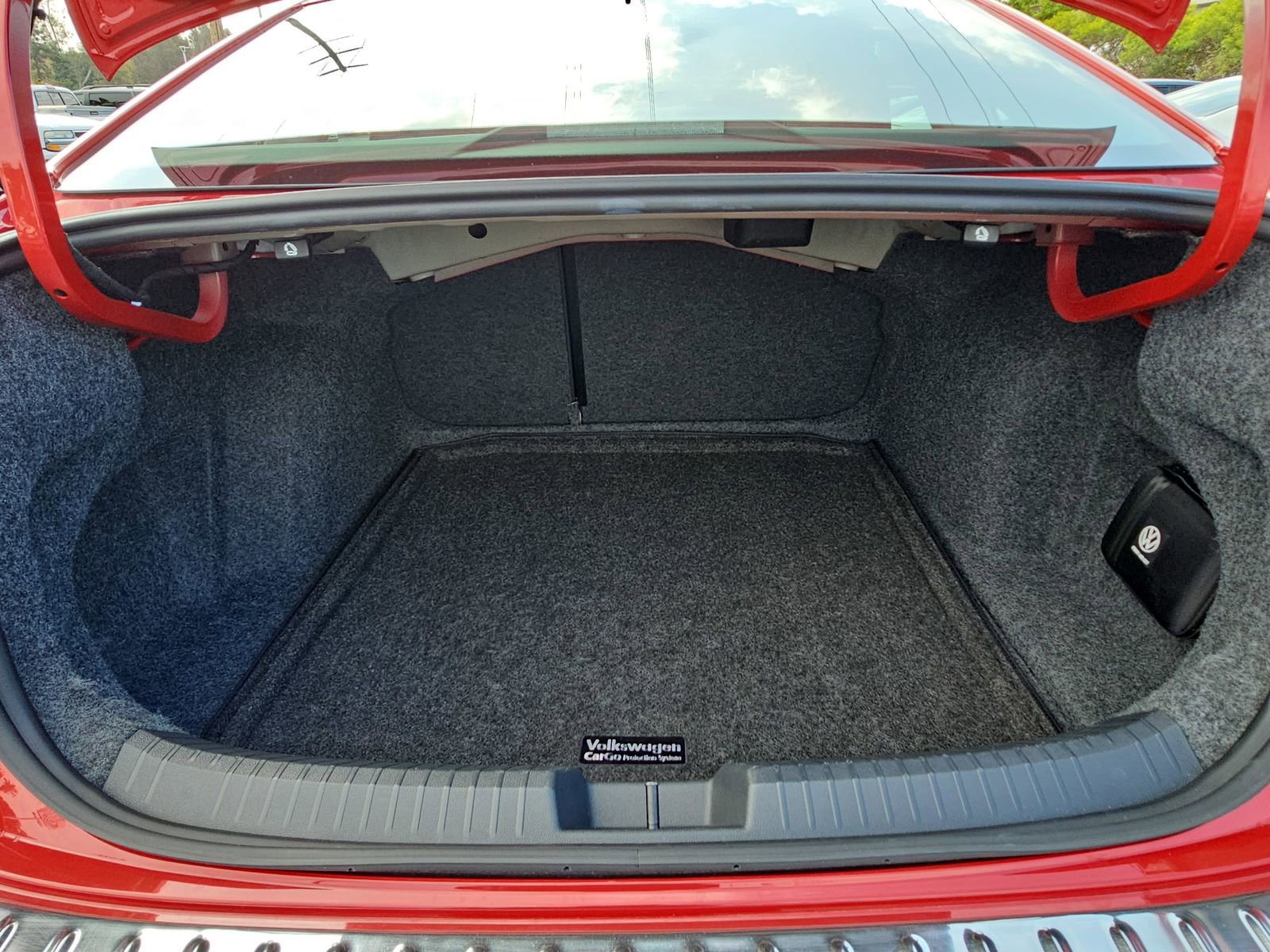 Used 2024 Volkswagen Jetta SE w/ Panoramic Sunroof Package FWD image 12