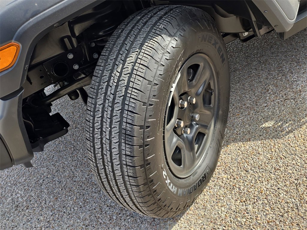 Used 2025 Jeep Wrangler Sport image 28