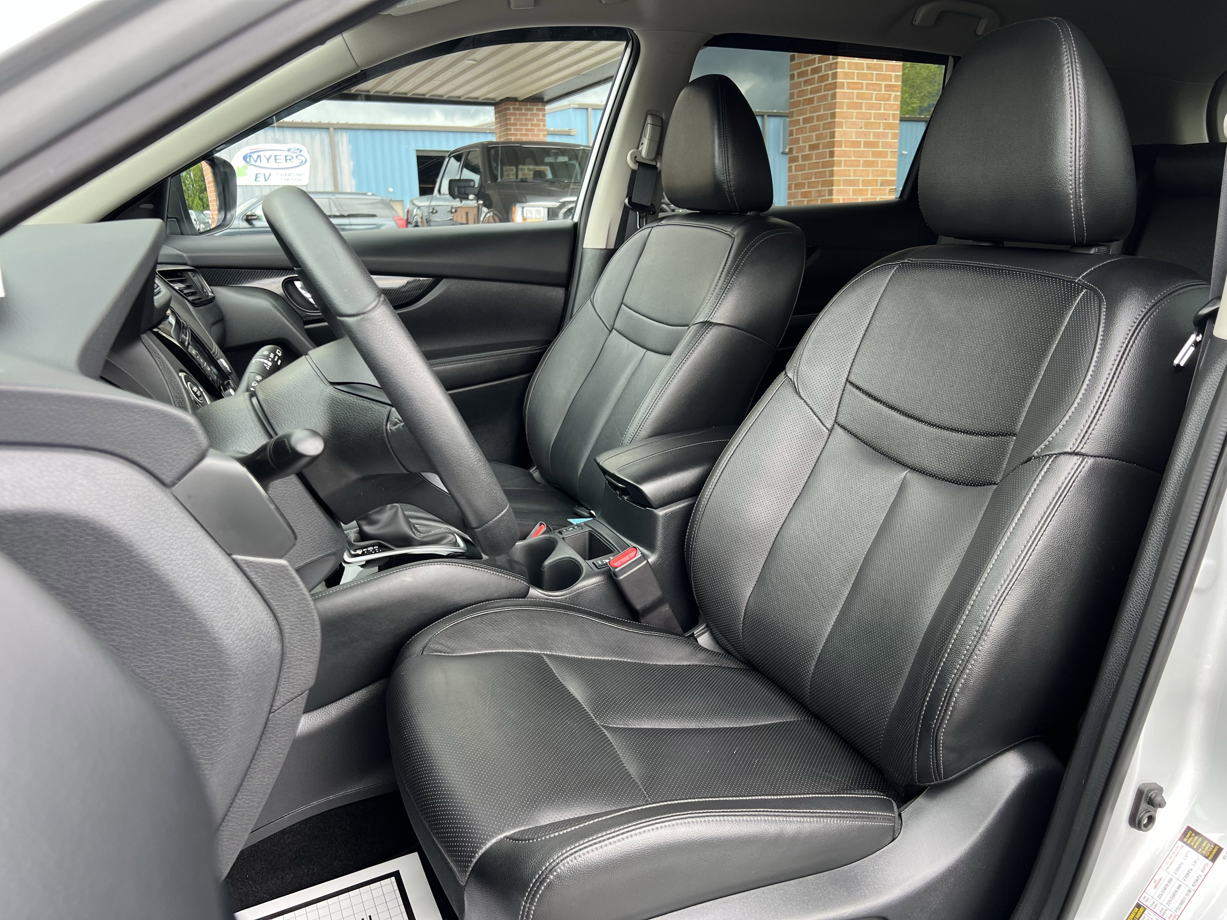 Used 2020 Nissan Rogue SL AWD/4WD image 12
