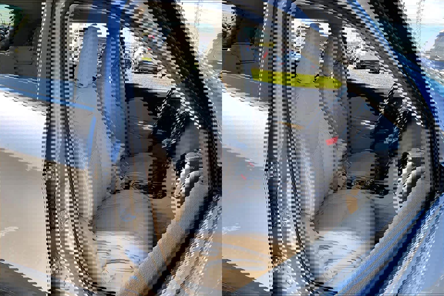 Used 2019 Jeep Cherokee Latitude w/ Popular Appearance Group image 8