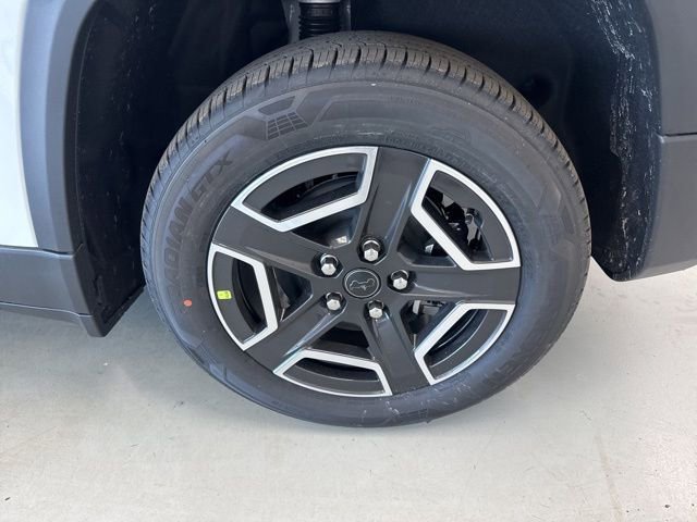 New 2026 Jeep Cherokee Laredo image 5