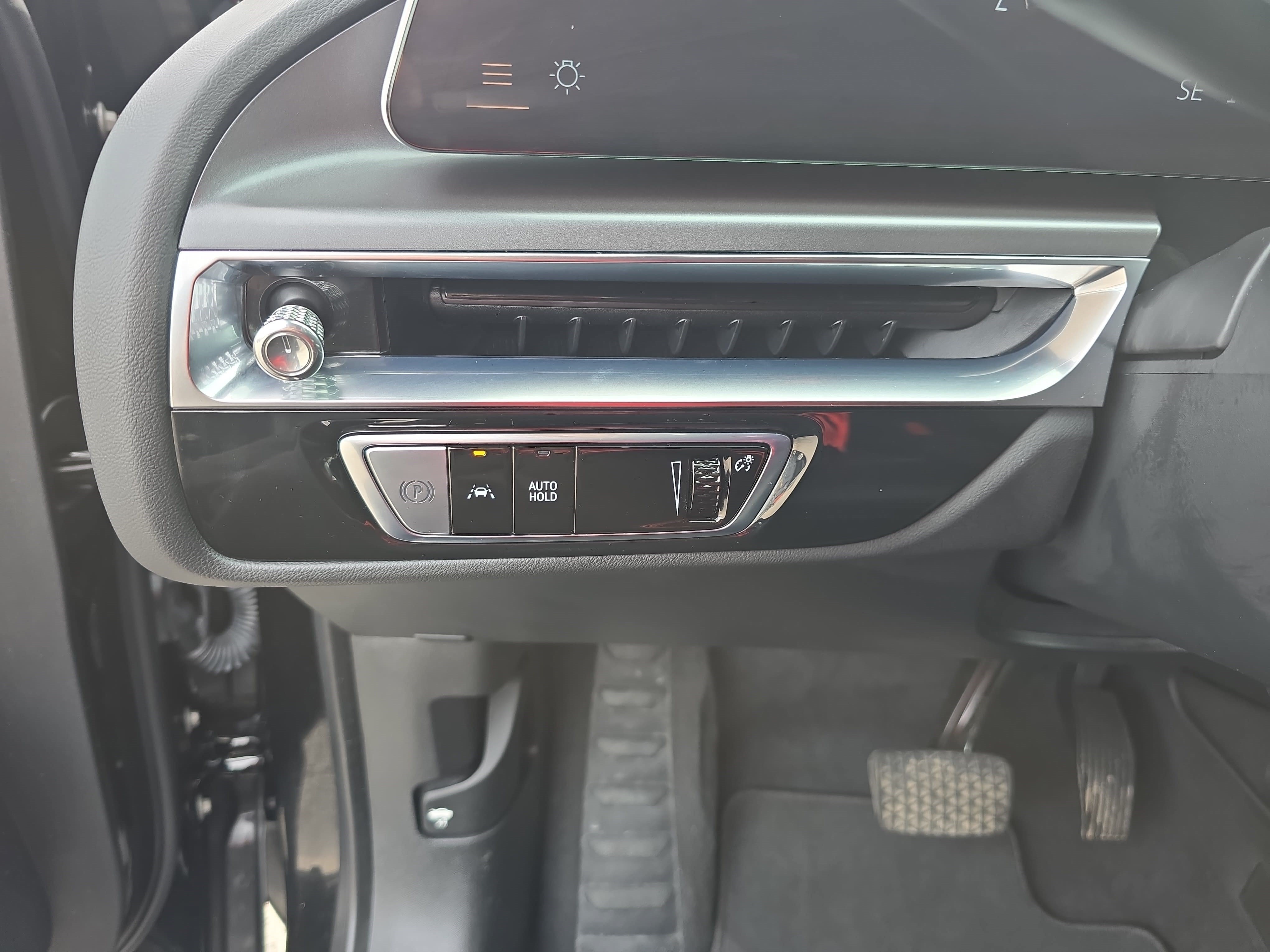 Certified 2024 Cadillac Lyriq Tech AWD/4WD image 27