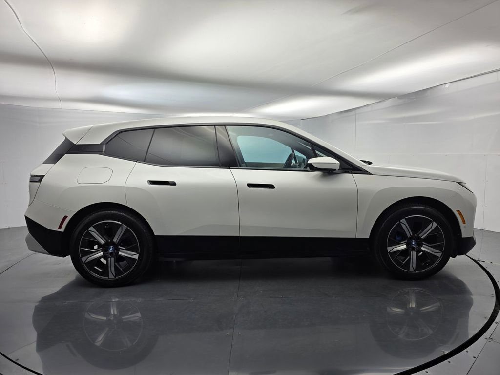 Used 2023 BMW iX xDrive50 w/ Sport Package video 3