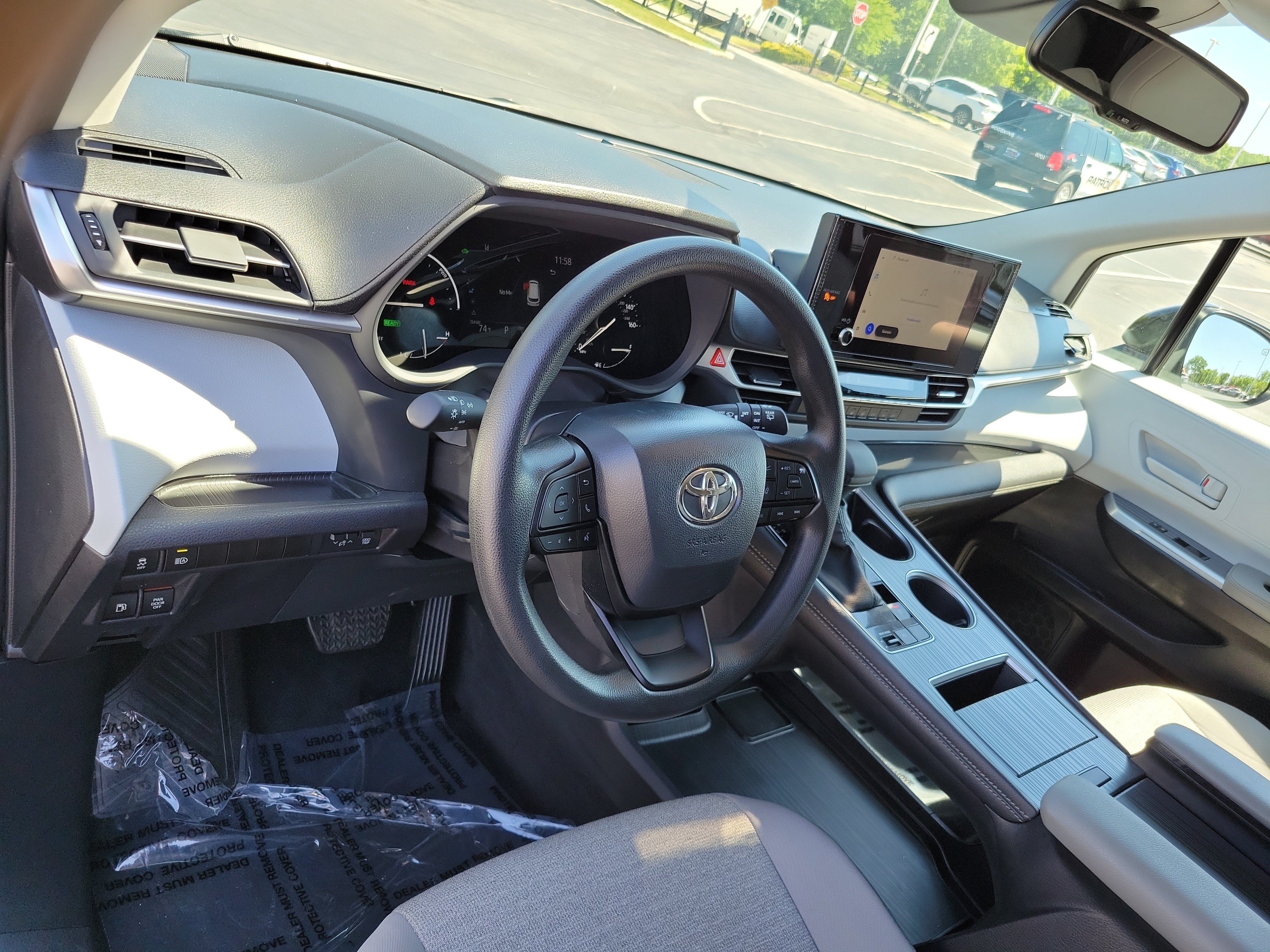 Certified 2026 Toyota Sienna LE FWD image 17
