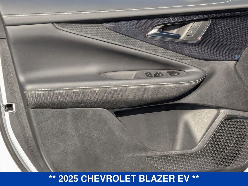 New 2025 Chevrolet Blazer EV LT image 11