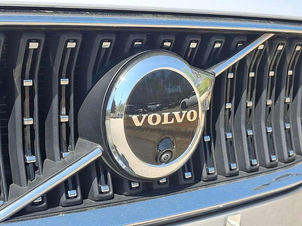 Used 2025 Volvo V60 B5 Cross Country Plus image 32
