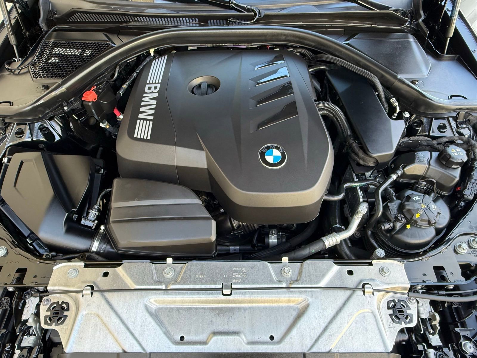 Used 2025 BMW 330i Sedan w/ Premium Package image 32